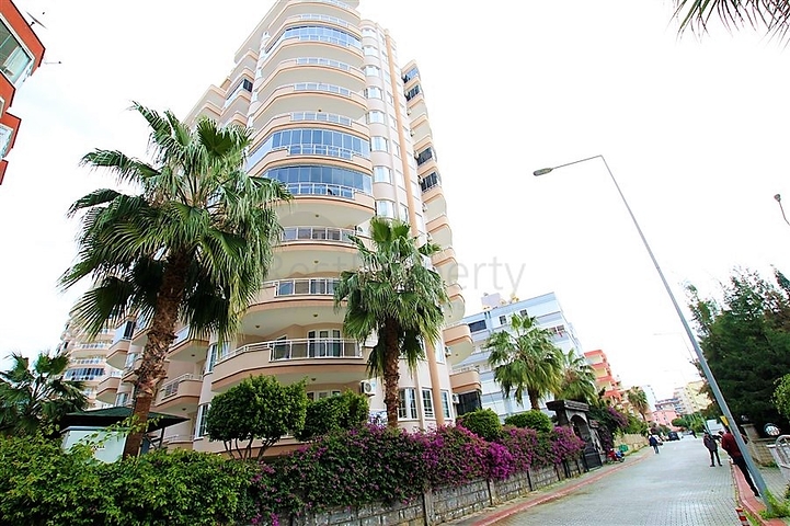 Трехкомнатная квартира по выгодной цене в Махмутларе