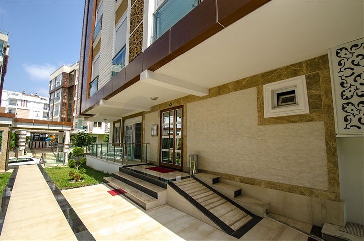 Квартира 2+1 в комплексе рядом с Боачай каналом в Коньяалты