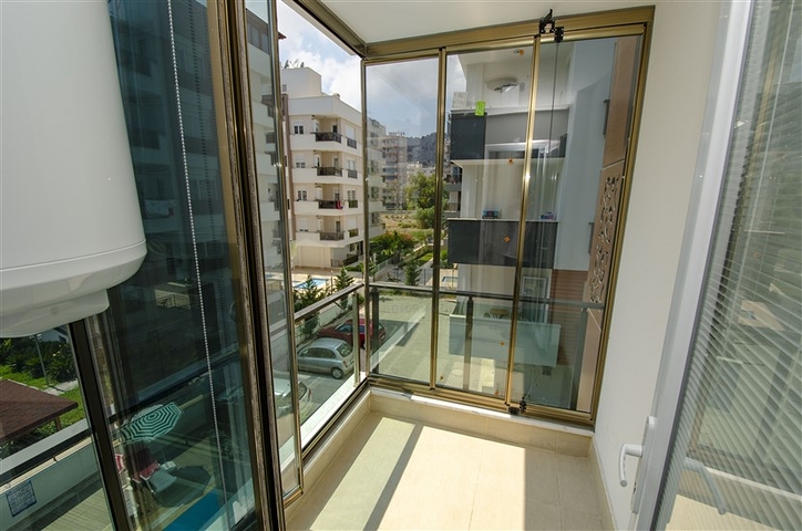 Квартира 2+1 в комплексе рядом с Боачай каналом в Коньяалты