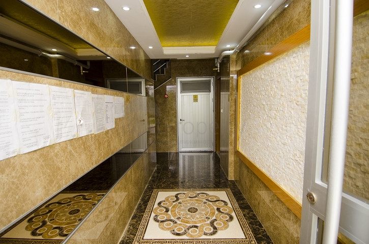 Трехкомнатная квартира рядом с парком в микрорайоне Хурма 