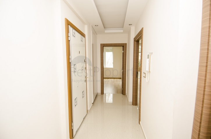 Трехкомнатная квартира рядом с парком в микрорайоне Хурма 