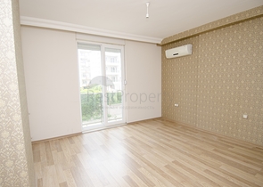 Трехкомнатная квартира рядом с парком в микрорайоне Хурма 