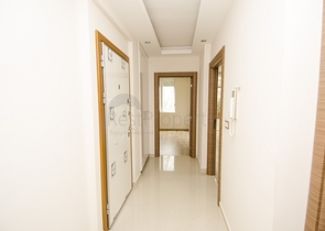 Трехкомнатная квартира рядом с парком в микрорайоне Хурма 