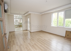 Трехкомнатная квартира рядом с парком в микрорайоне Хурма 