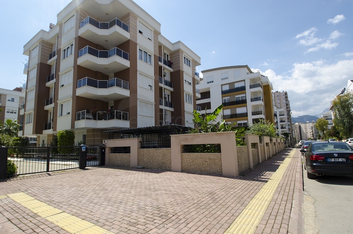 Квартира 2+1 с мебелью в пешей доступности к морю в Анталии