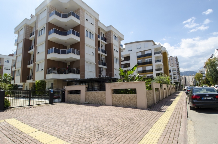 Квартира 2+1 с мебелью в пешей доступности к морю в Анталии