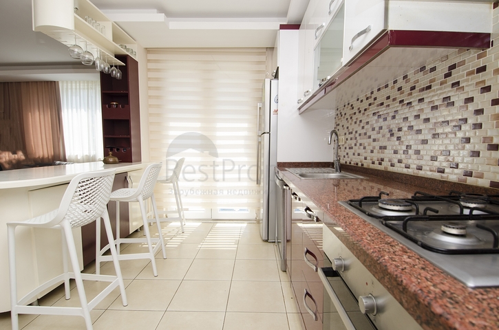 Квартира 2+1 с мебелью в пешей доступности к морю в Анталии