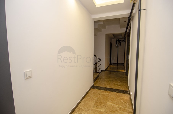 Квартира 2+1 с видом на бассейн в новом комплексе в Лимане