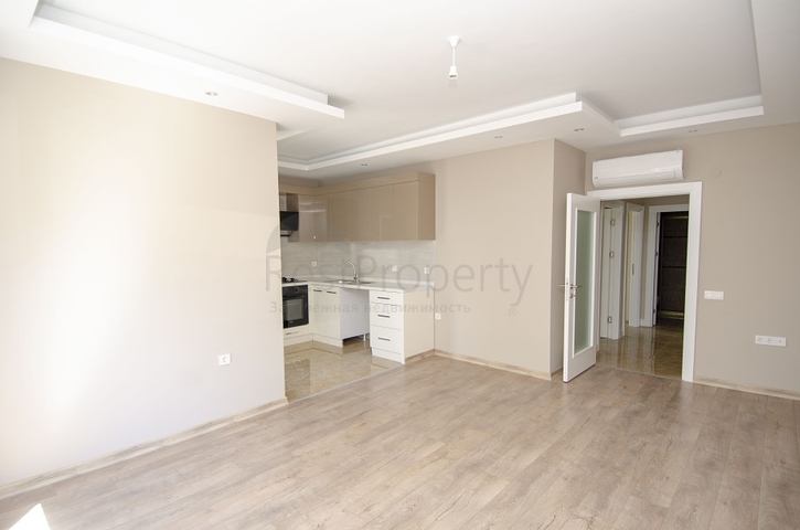 Квартира 2+1 с видом на бассейн в новом комплексе в Лимане