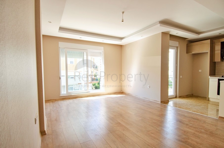 Квартира 2+1 с видом на бассейн в новом комплексе в Лимане