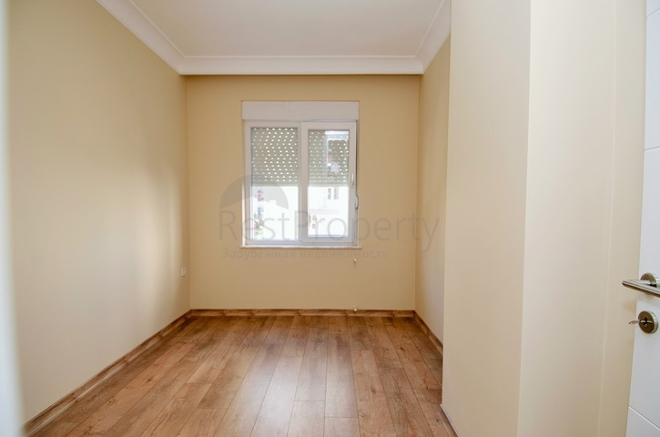 Квартира 2+1 с видом на бассейн в новом комплексе в Лимане