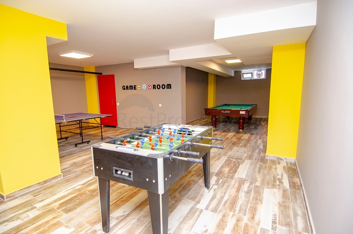 Квартира 2+1 с видом на бассейн в новом комплексе в Лимане