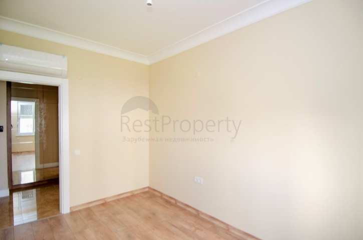 Квартира 2+1 с видом на бассейн в новом комплексе в Лимане