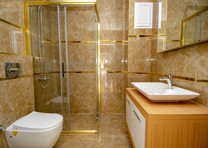 Квартира 2+1 с видом на бассейн в новом комплексе в Лимане