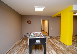 Квартира 2+1 с видом на бассейн в новом комплексе в Лимане