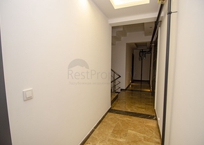 Квартира 2+1 с видом на бассейн в новом комплексе в Лимане