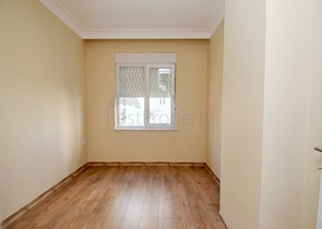 Квартира 2+1 с видом на бассейн в новом комплексе в Лимане