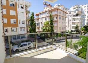 Квартира 2+1 с видом на бассейн в новом комплексе в Лимане