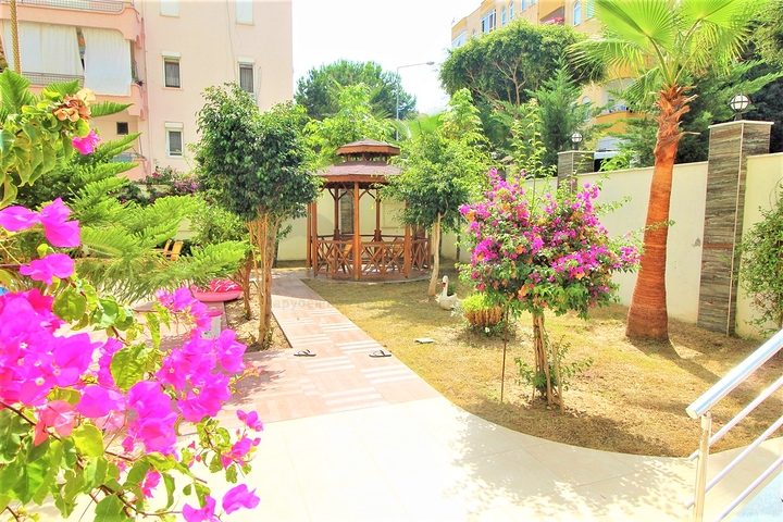 Двухкомнатная квартира с мебелью в центре Махмутлара