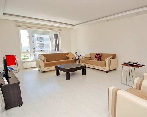 Квартира 3+1 с видом на море в Коньяалты Анталья