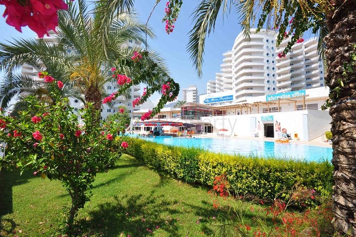 Меблированная квартира с двумя спальнями в Махмутларе