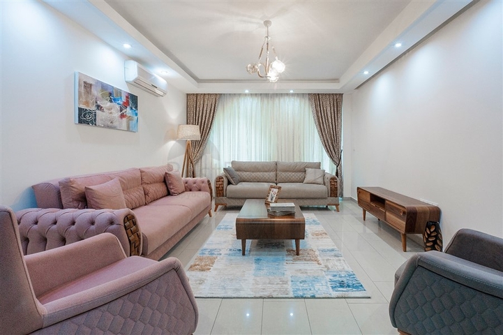 Меблированная квартира с двумя спальнями в Махмутларе