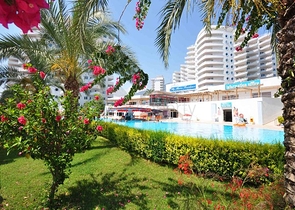 Меблированная квартира с двумя спальнями в Махмутларе