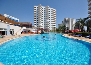 Меблированная квартира с двумя спальнями в Махмутларе