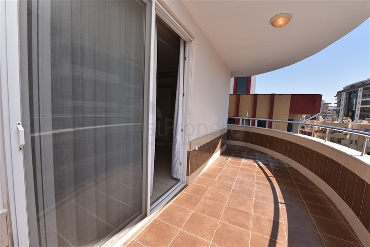 Пентхаус с четырьмя спальнями в районе Махмутлар