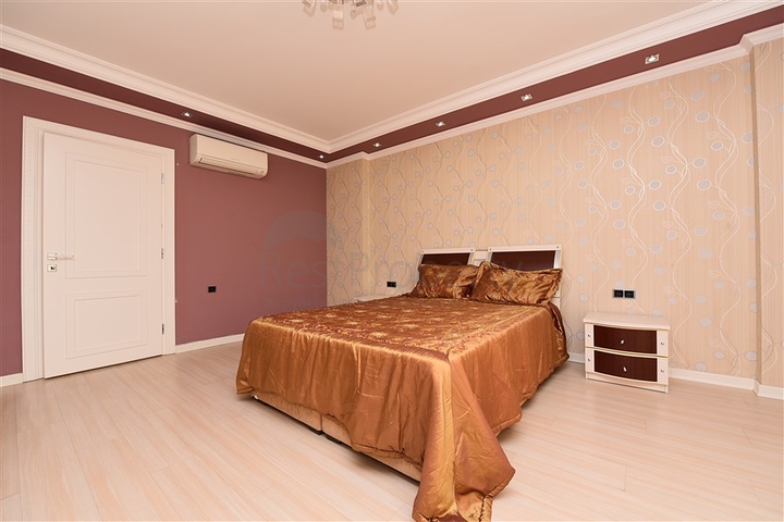 Пентхаус с четырьмя спальнями в районе Махмутлар