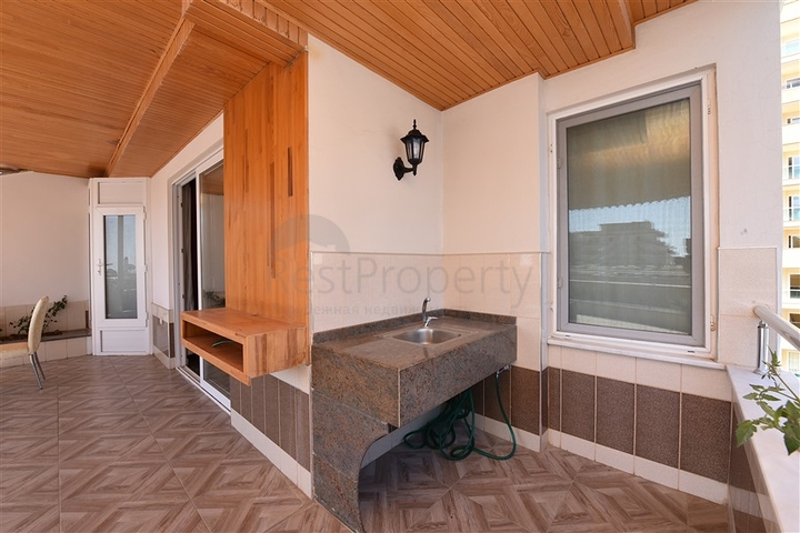 Пентхаус с четырьмя спальнями в районе Махмутлар