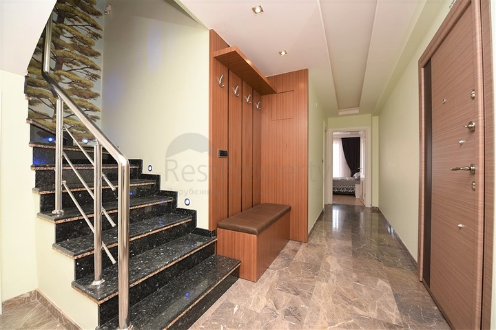 Пентхаус с четырьмя спальнями в районе Махмутлар