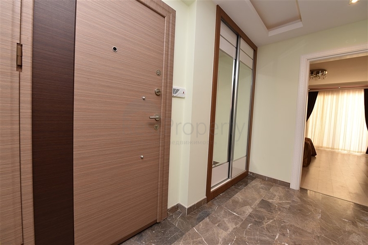 Пентхаус с четырьмя спальнями в районе Махмутлар