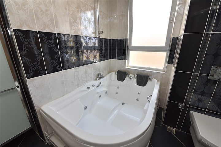 Пентхаус с четырьмя спальнями в районе Махмутлар