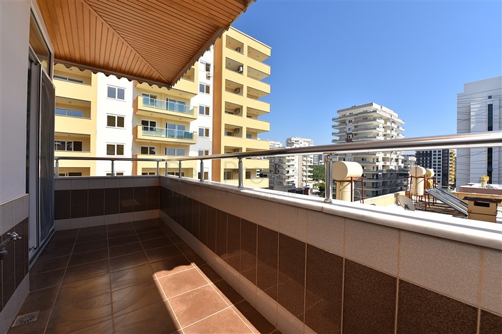 Пентхаус с четырьмя спальнями в районе Махмутлар