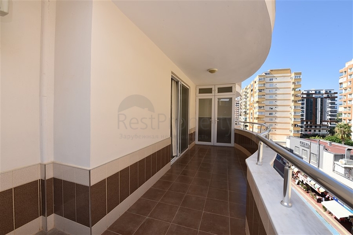 Пентхаус с четырьмя спальнями в районе Махмутлар