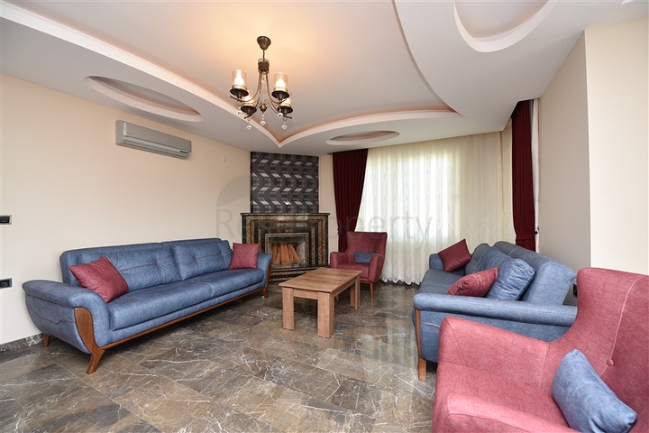 Пентхаус с четырьмя спальнями в районе Махмутлар