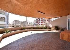 Пентхаус с четырьмя спальнями в районе Махмутлар