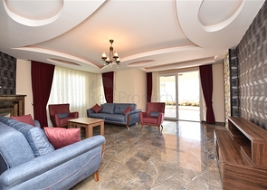 Пентхаус с четырьмя спальнями в районе Махмутлар