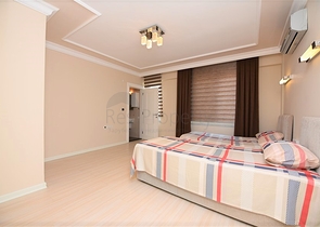 Пентхаус с четырьмя спальнями в районе Махмутлар