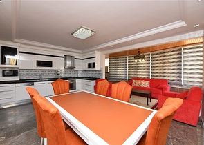 Пентхаус с четырьмя спальнями в районе Махмутлар