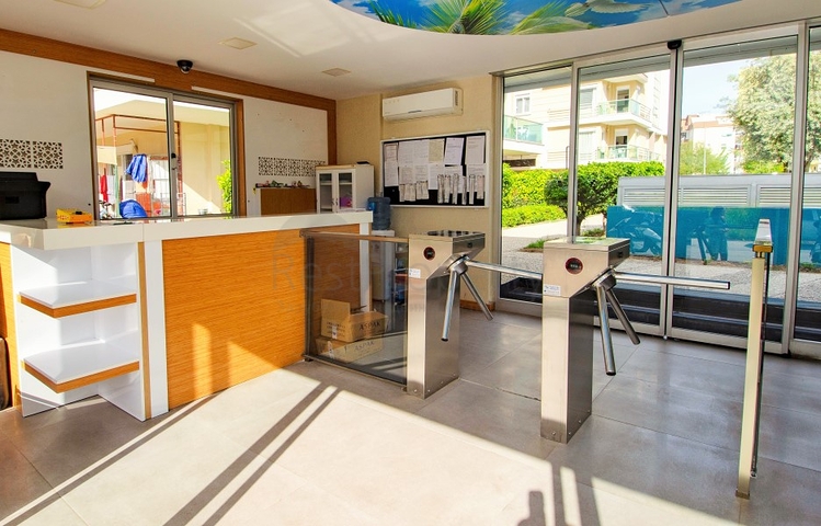 Квартира 2+1 в комплексе отельного типа в Коньяалты