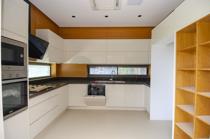 Просторные готовые виллы 6+1 в районе Коньяалты Анталья