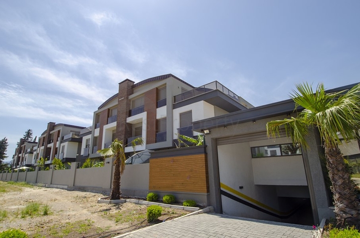 Просторные готовые виллы 6+1 в районе Коньяалты Анталья