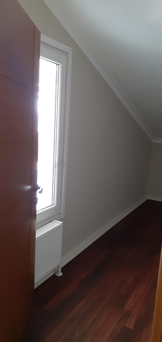 Пентхаус 3+2 с собственным террасом в новом доме 