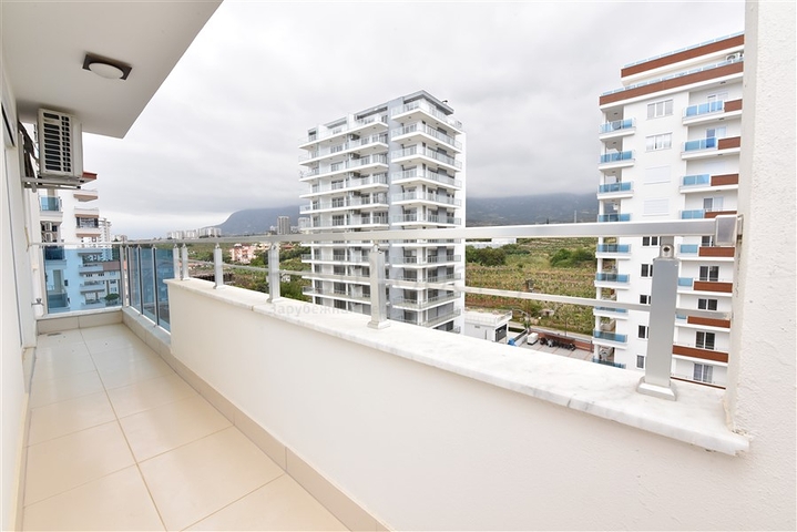 Апартаменты 1+1 в современном комплексе в Махмутларе