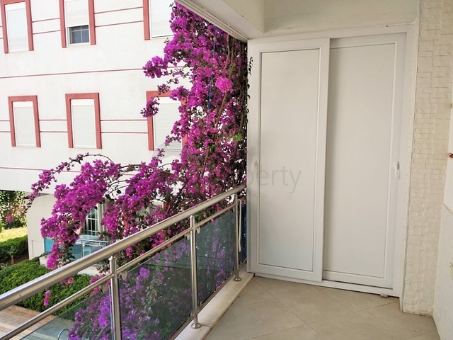 Трёхкомнатная квартира в районе Гюрсу в Анталии