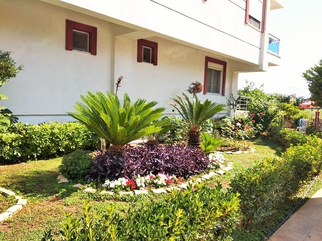 Трёхкомнатная квартира в районе Гюрсу в Анталии