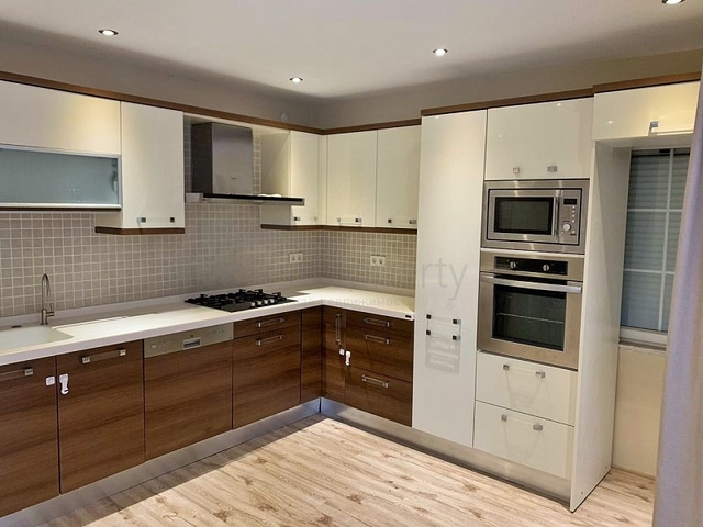 Трёхкомнатная квартира в районе Гюрсу в Анталии