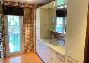 Трёхкомнатная квартира в районе Гюрсу в Анталии